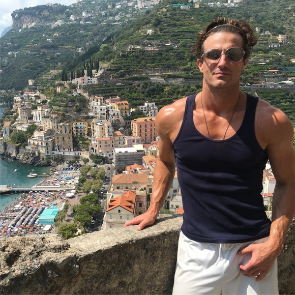 Meet your Posher, Stephen - Picture 1 of 2